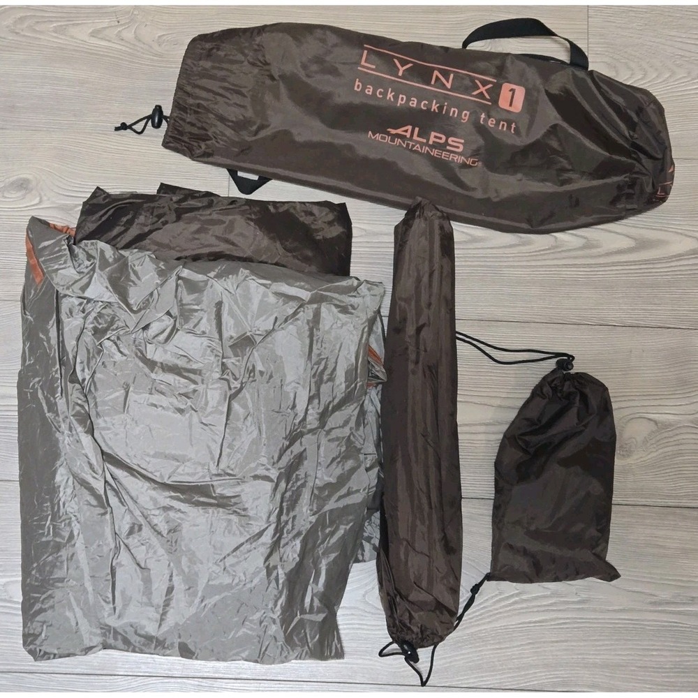 Alps Mountaineering Lynx 1 Person Backpacking Tent Lightweight
